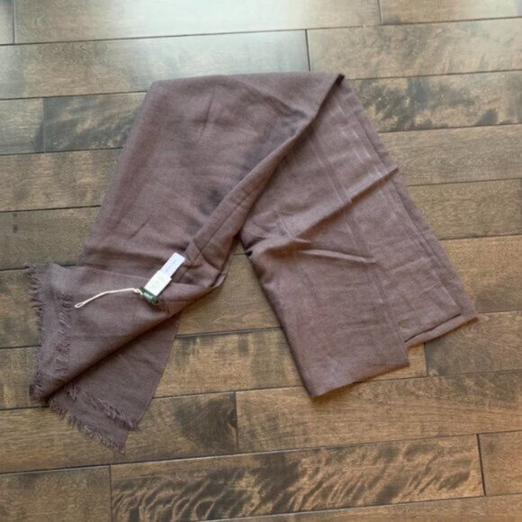 J;Crew Large Oblong Rayon Scarf - NEW - Picture 3 of 4